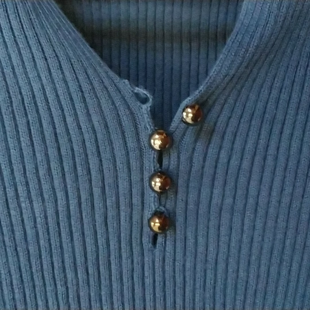 ダークブルーの長袖セーター レディースのトップス(ニット/セーター)の商品写真