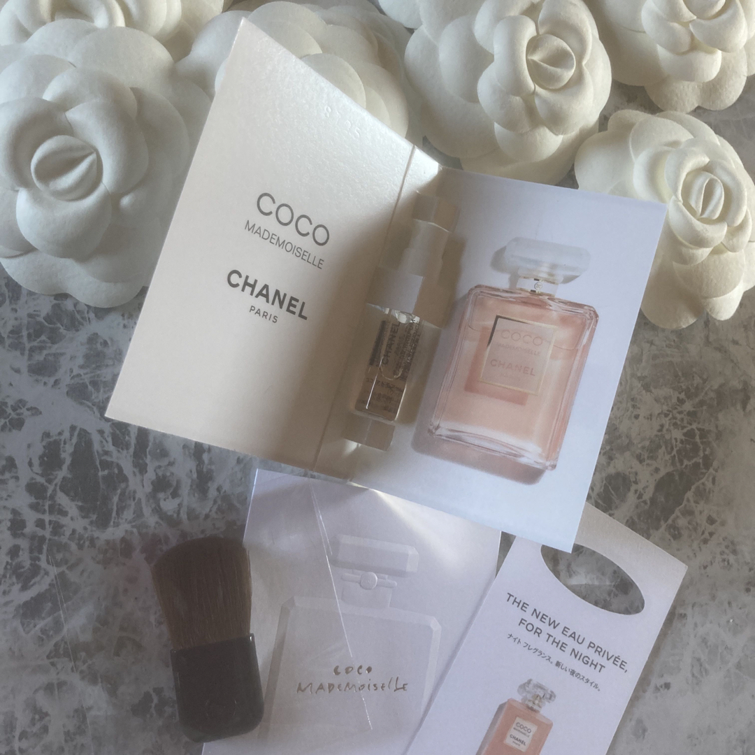 CHANEL(シャネル)のCHANEL シャネル 香水サンプル ブラシ他  ノベルティ コスメ/美容の香水(香水(女性用))の商品写真