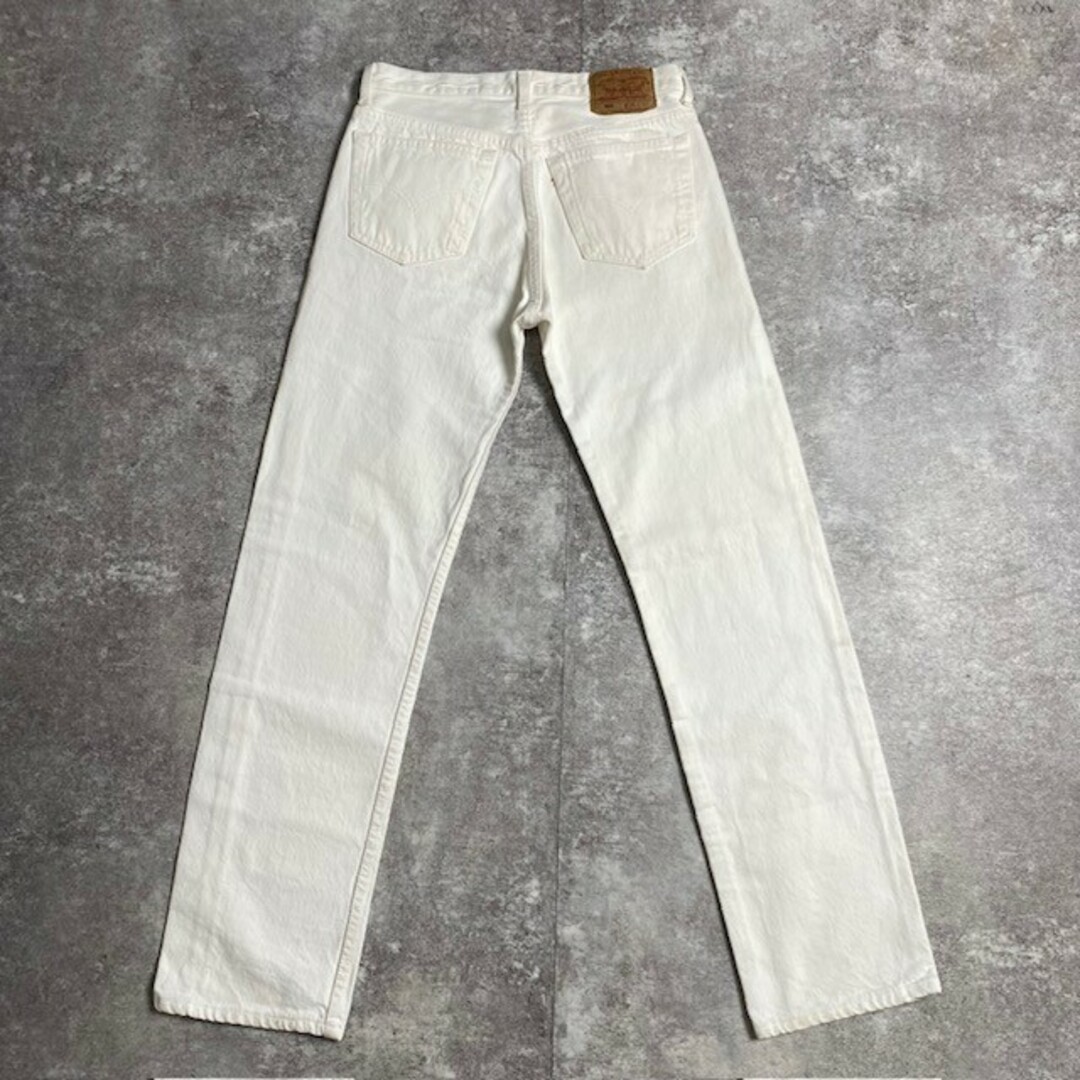 Levi's(リーバイス)の90's Levi’ｓ 501 ホワイトデニム W31 ストレートデニム USA製 刻印524 赤タブ ヴィンテージ 287U メンズのパンツ(デニム/ジーンズ)の商品写真