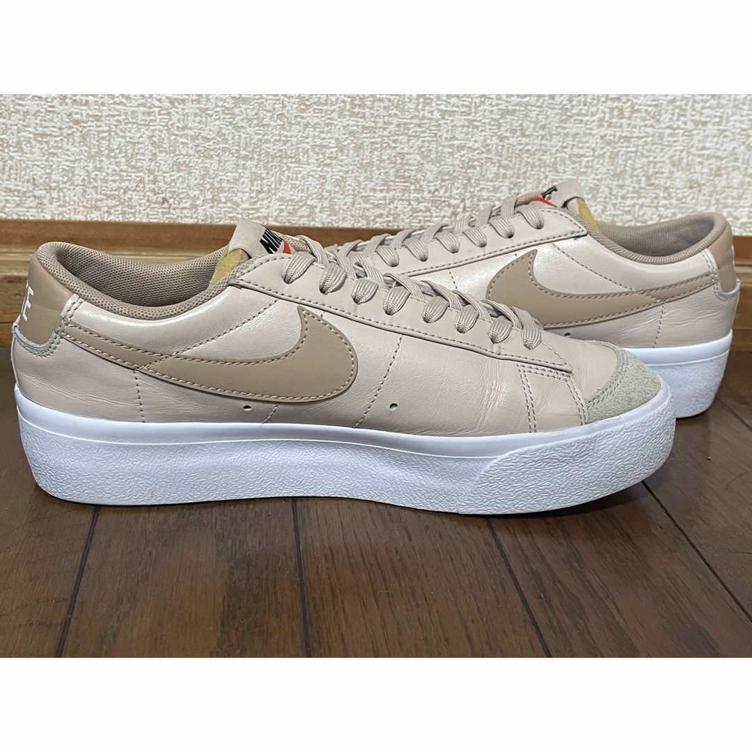 NIKE(ナイキ)のNIKE BLAZER LOW PLATFORM 25.0cm レディースの靴/シューズ(スニーカー)の商品写真