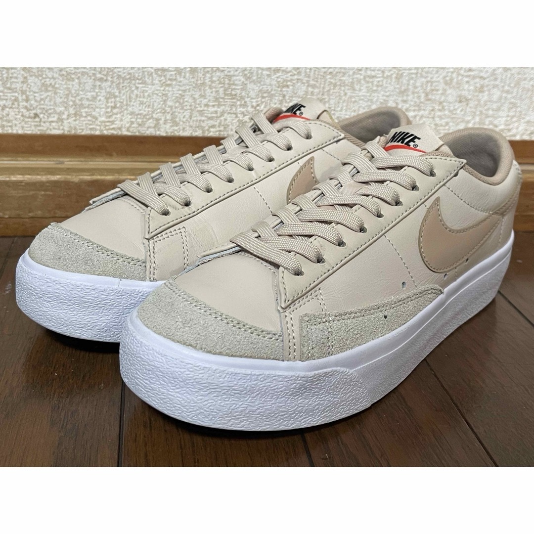 NIKE(ナイキ)のNIKE BLAZER LOW PLATFORM 25.0cm レディースの靴/シューズ(スニーカー)の商品写真