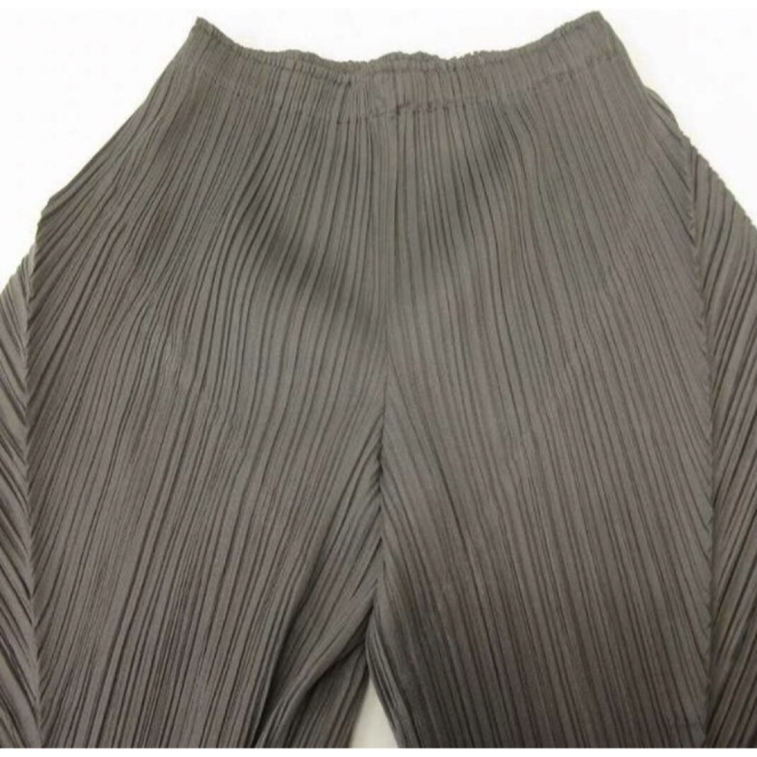 PLEATS PLEASE ISSEY MIYAKE(プリーツプリーズイッセイミヤケ)のプリーツプリーズ PLEATS PLEASE 美品 22SS サルエルパンツ  レディースのパンツ(カジュアルパンツ)の商品写真