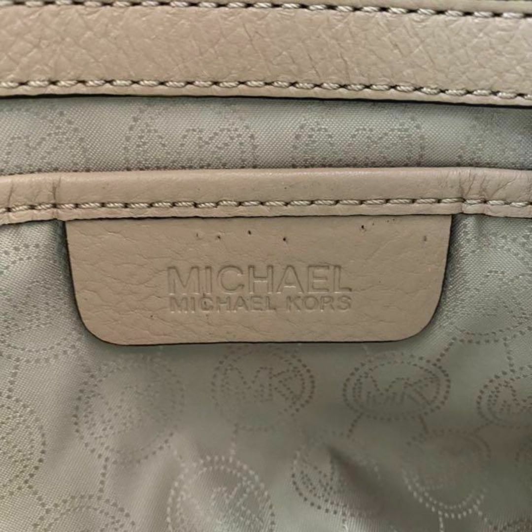 Michael Kors(マイケルコース)の【良品】マイケルコース　ハンドバッグ　トートバッグ 淡いピンク　サーモンピンク レディースのバッグ(ハンドバッグ)の商品写真