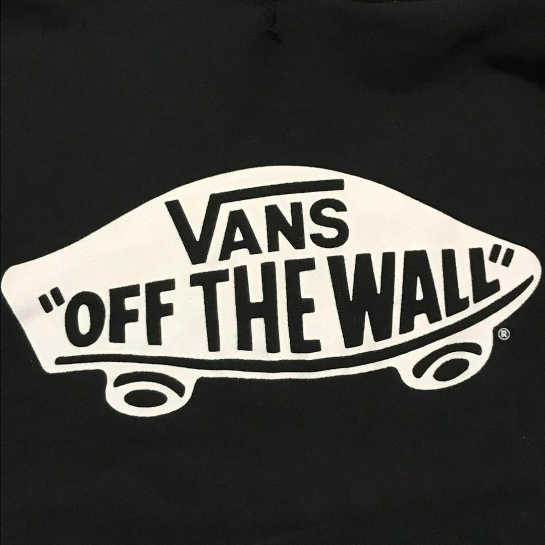 VANS(ヴァンズ)の【希少デザイン】バンズ　ロゴ入りパーカー　ブラック　裏起毛　スケボ　K762 メンズのトップス(パーカー)の商品写真