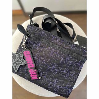 アナスイ(ANNA SUI)の新品　アナスイ　バタフライキルティング　ショルダー　チャーム付き(ショルダーバッグ)