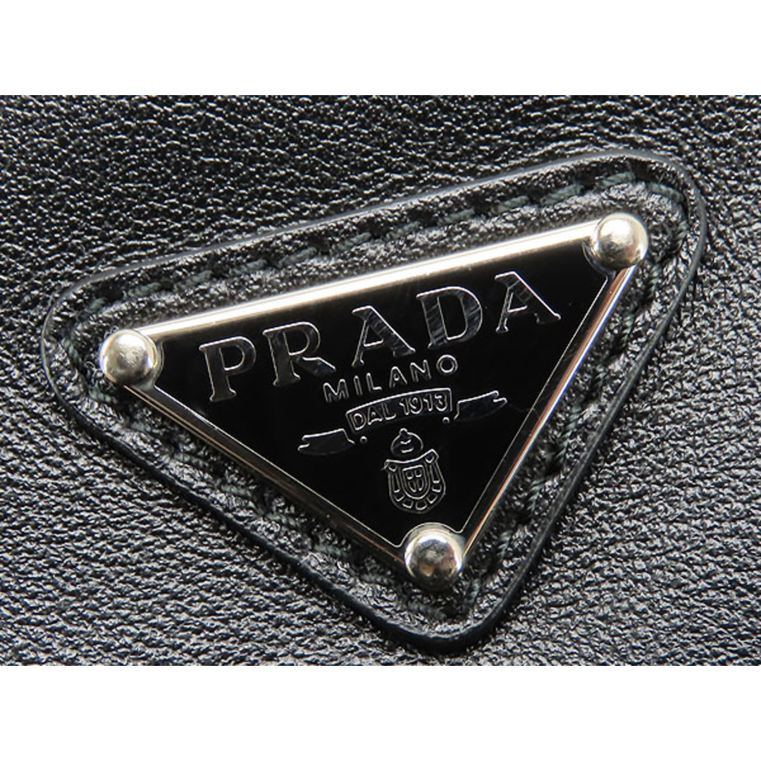 PRADA(プラダ)の未使用プラダトライアングルレザーミニバッグ2WAYセミショルダーバッグチェーンシ レディースのバッグ(ショルダーバッグ)の商品写真