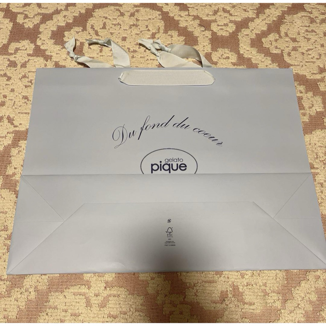 gelato pique(ジェラートピケ)のジェラートピケ　ギフトボックス　L  ショッパー　プレゼント　ラッピング　箱 レディースのバッグ(ショップ袋)の商品写真