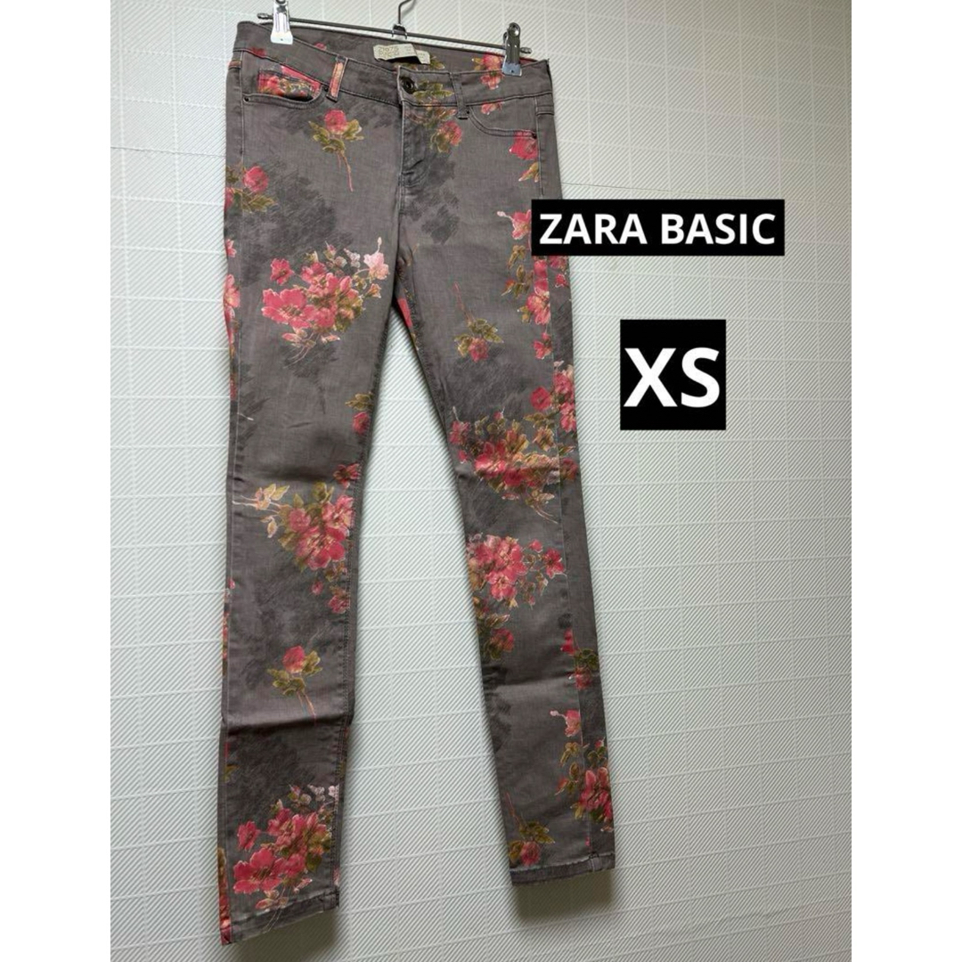 ZARA(ザラ)のZARA BASIC 花柄 ストレッチパンツ　XS レディースのパンツ(カジュアルパンツ)の商品写真