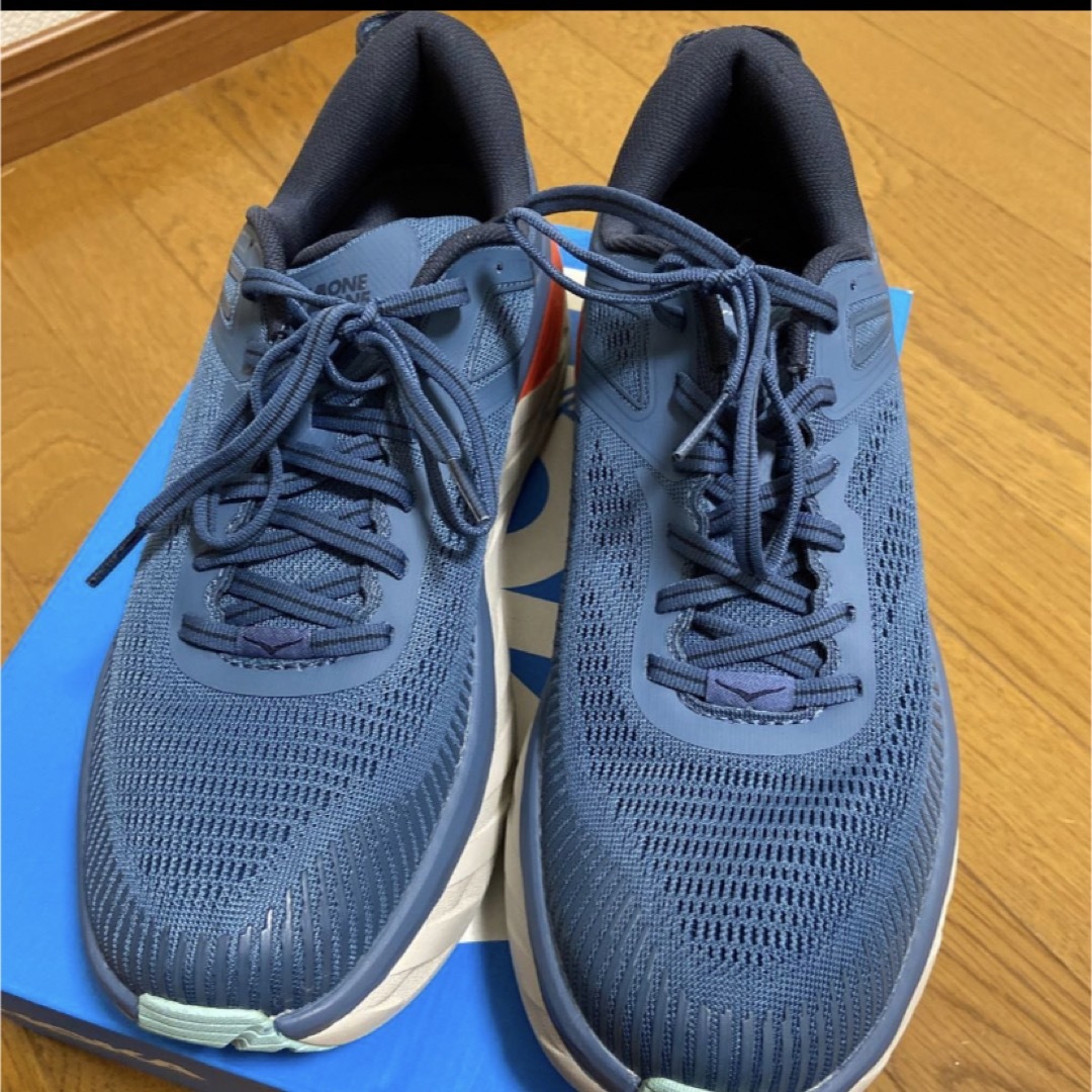 HOKA ONE ONE(ホカオネオネ)のホカオネオネbondi 26.5センチです。 メンズの靴/シューズ(スニーカー)の商品写真