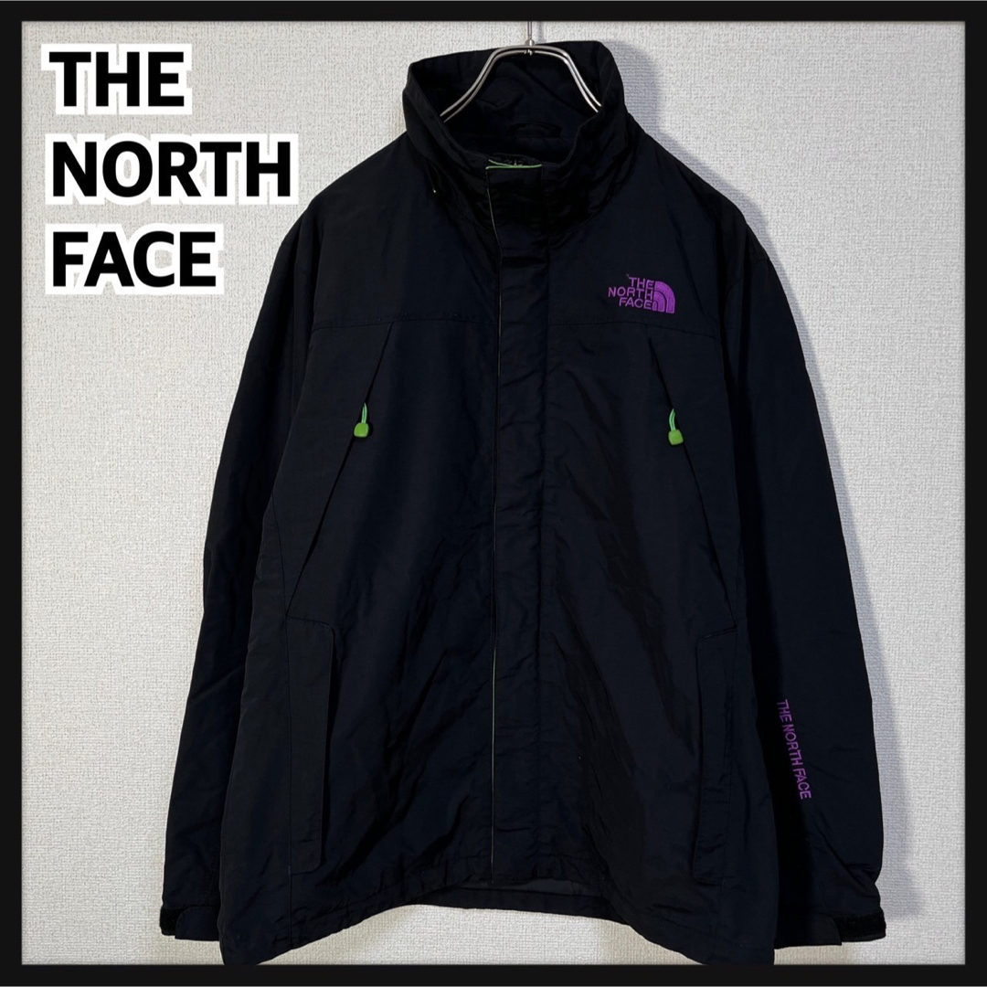 THE NORTH FACE(ザノースフェイス)の【ノースフェイス】マウンテンパーカー　黒ブラック　紫　刺繍　ワンポイント2R メンズのジャケット/アウター(マウンテンパーカー)の商品写真