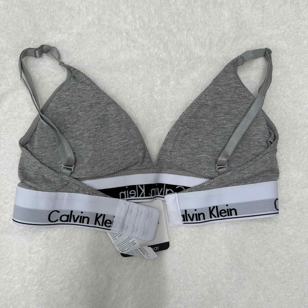 Calvin Klein(カルバンクライン)の新品未使用　Lカルバンクライン　レディース　ブラ　ショーツセット レディースの下着/アンダーウェア(ブラ&ショーツセット)の商品写真