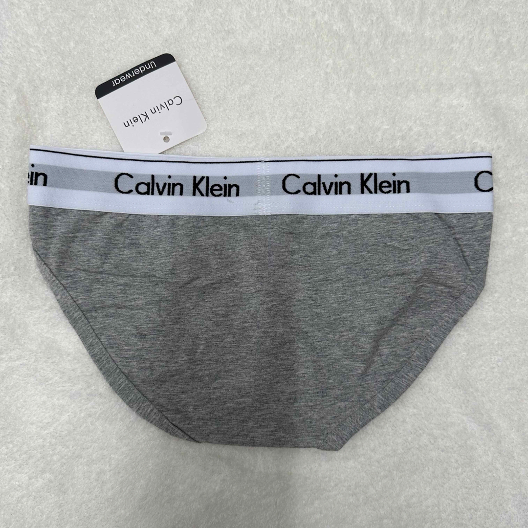 Calvin Klein(カルバンクライン)の新品未使用　Lカルバンクライン　レディース　ブラ　ショーツセット レディースの下着/アンダーウェア(ブラ&ショーツセット)の商品写真