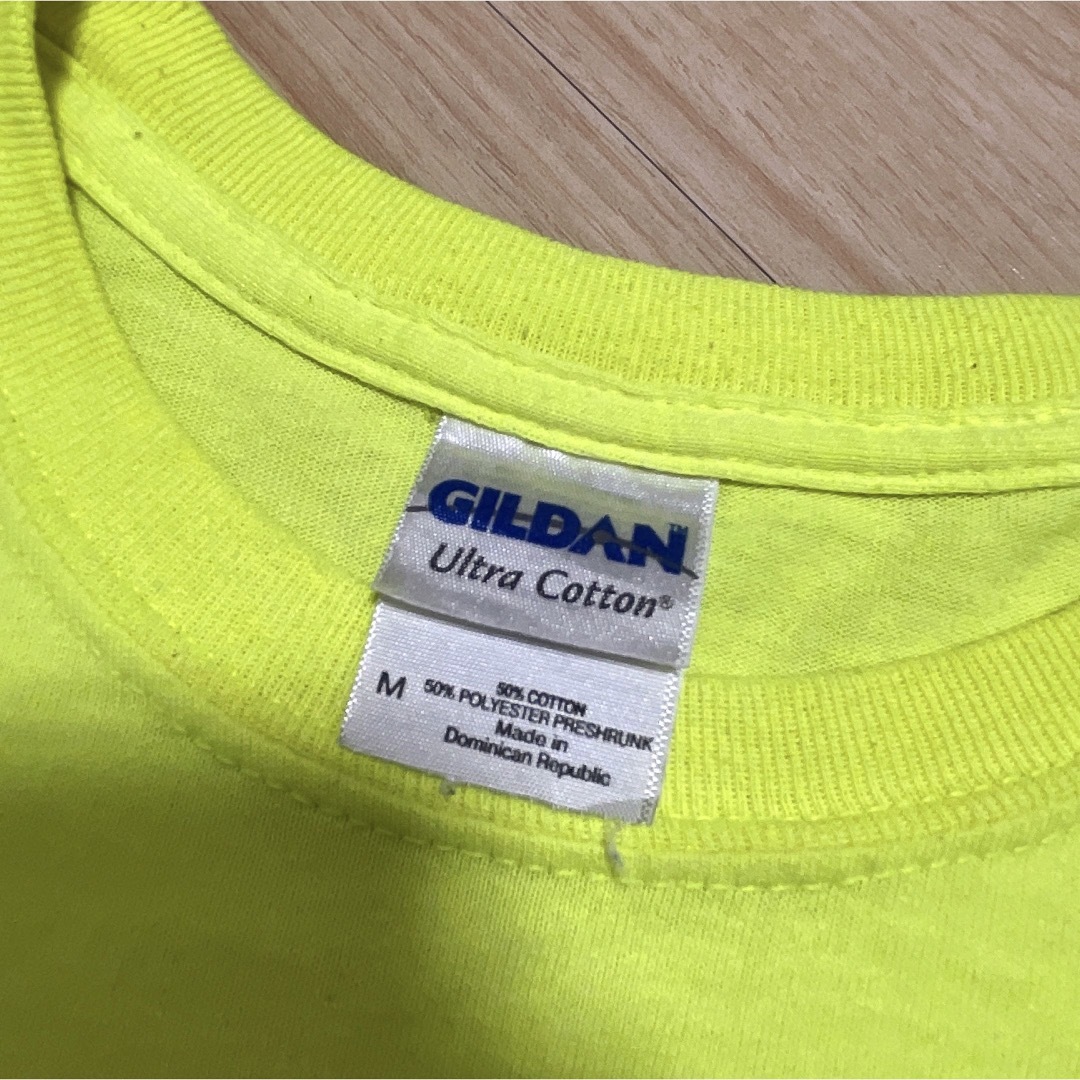 GILDAN(ギルタン)のUSA古着　GILDAN　Tシャツ　M　イエロー　蛍光色　プリント　ロゴ　ドライ メンズのトップス(Tシャツ/カットソー(半袖/袖なし))の商品写真