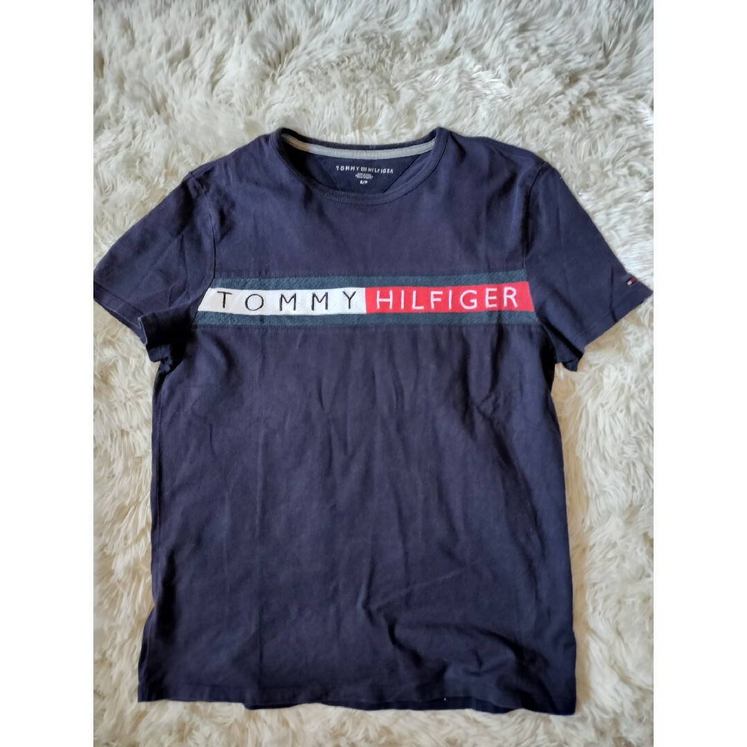 TOMMY HILFIGER(トミーヒルフィガー)のトミーヒルフィガー　刺繍ロゴTシャツ ブラックネイビー　Sサイズ メンズのトップス(Tシャツ/カットソー(半袖/袖なし))の商品写真