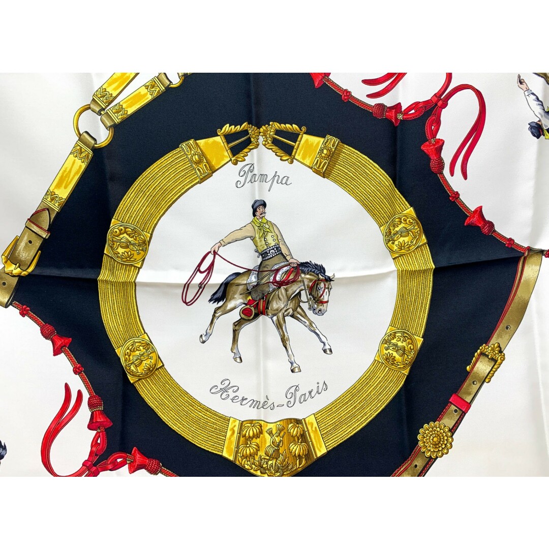 HERMES - HERMES エルメス カレ90 Pampa パンパ 大草原 犬 馬 黒 HERMES - HERMES エルメス カレ90 Pampa パンパ 大草原 犬 馬 黒