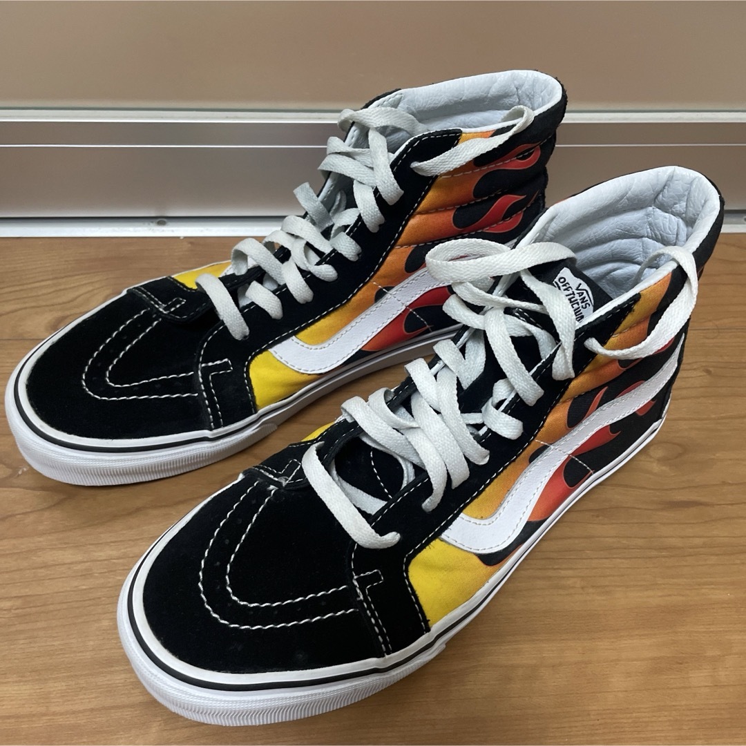 VANS(ヴァンズ)の美品　バンズ　SK8-HI フレイム　スニーカー　ハイカット　ファイヤーパターン メンズの靴/シューズ(スニーカー)の商品写真