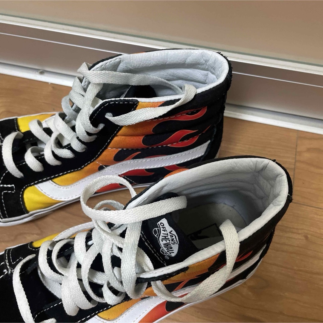 VANS(ヴァンズ)の美品　バンズ　SK8-HI フレイム　スニーカー　ハイカット　ファイヤーパターン メンズの靴/シューズ(スニーカー)の商品写真