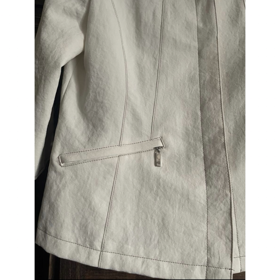 シンプルなデザインのジャケット   size9号 レディースのジャケット/アウター(テーラードジャケット)の商品写真