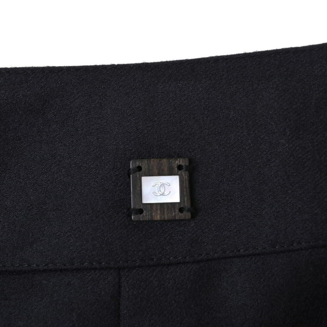 CHANEL(シャネル)のCHANEL 01A ココプレート付き 混 スカート レディースのスカート(ひざ丈スカート)の商品写真