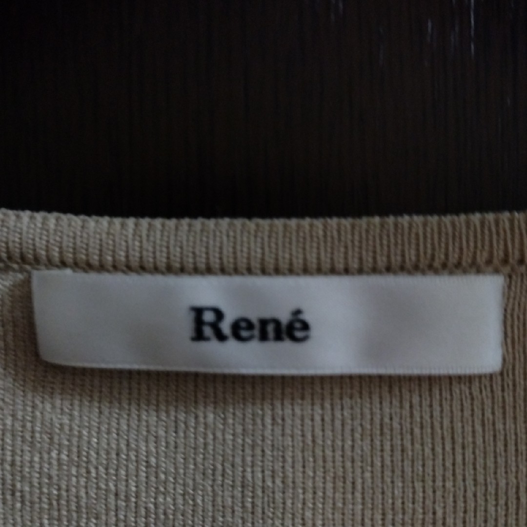 René(ルネ)の定価3万円程度★綺麗★ルネ★イエローベージュトップス レディースのトップス(カットソー(半袖/袖なし))の商品写真