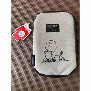 SNOOPY - 新品未使用　スヌーピー　マルチポーチ