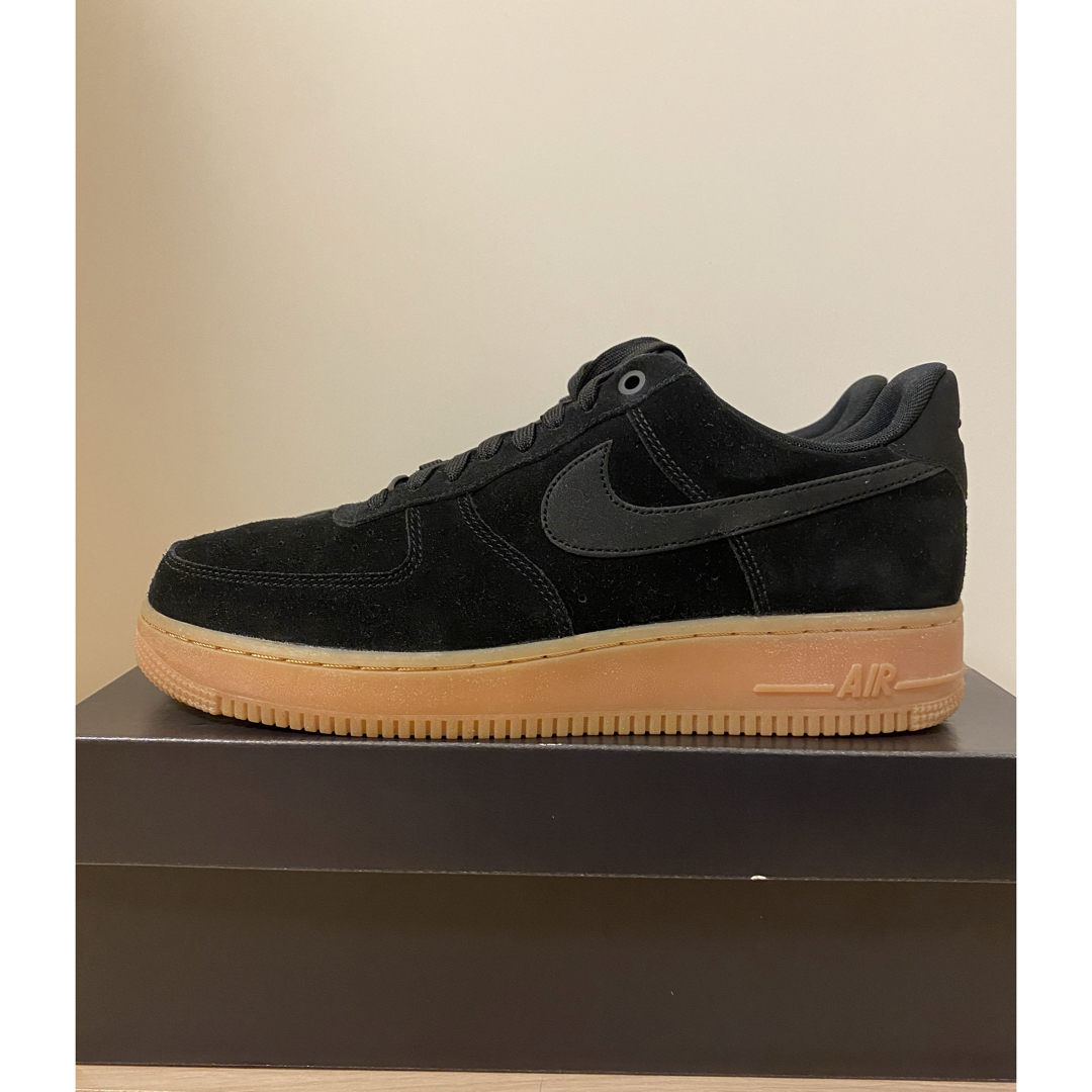 NIKE(ナイキ)の【完売品】NIKE AIR FORCE 1 '07 LV8 SUEDE BLK メンズの靴/シューズ(スニーカー)の商品写真