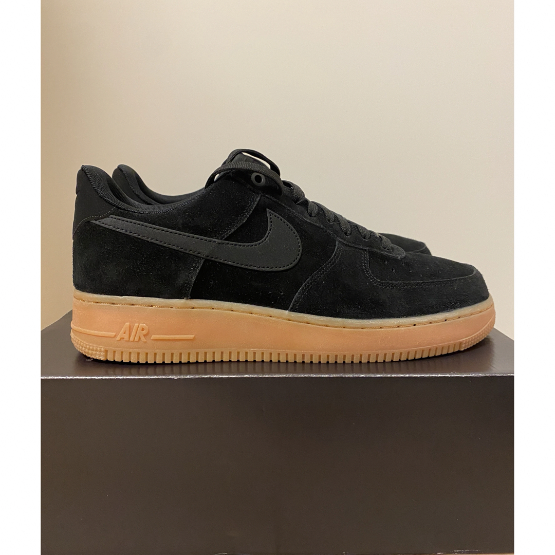 NIKE(ナイキ)の【完売品】NIKE AIR FORCE 1 '07 LV8 SUEDE BLK メンズの靴/シューズ(スニーカー)の商品写真