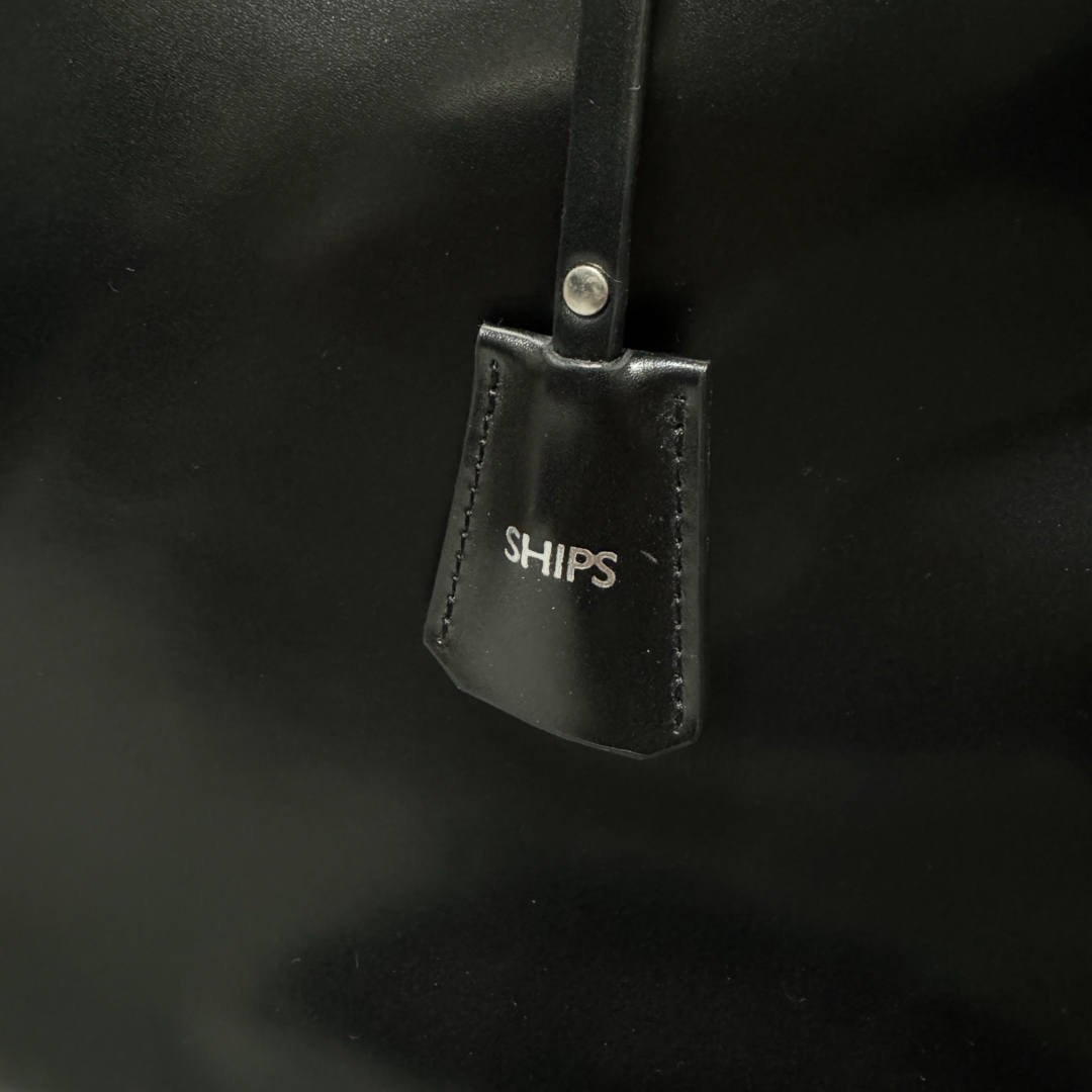 SHIPS(シップス)のSHIPS シップス スムースレザー スクエア ブリーフバッグ ブラック メンズ メンズのバッグ(ビジネスバッグ)の商品写真