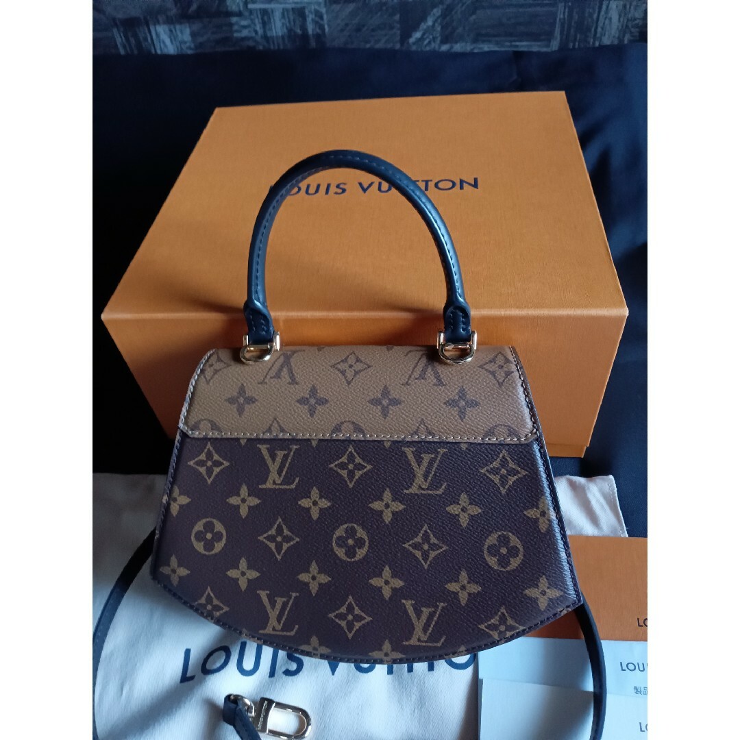 LOUIS VUITTON(ルイヴィトン)の[新品同様]　ルイ ヴィトン　モノグラムリバース　ティルシット レディースのバッグ(ハンドバッグ)の商品写真