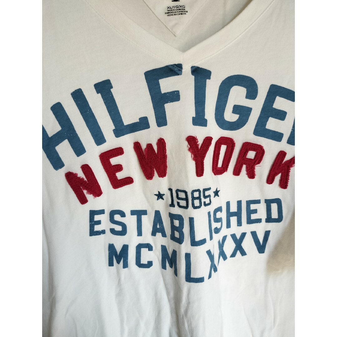 TOMMY HILFIGER(トミーヒルフィガー)のトミーヒルフィガー　Tシャツ　ホワイト　XLサイズ メンズのトップス(Tシャツ/カットソー(半袖/袖なし))の商品写真