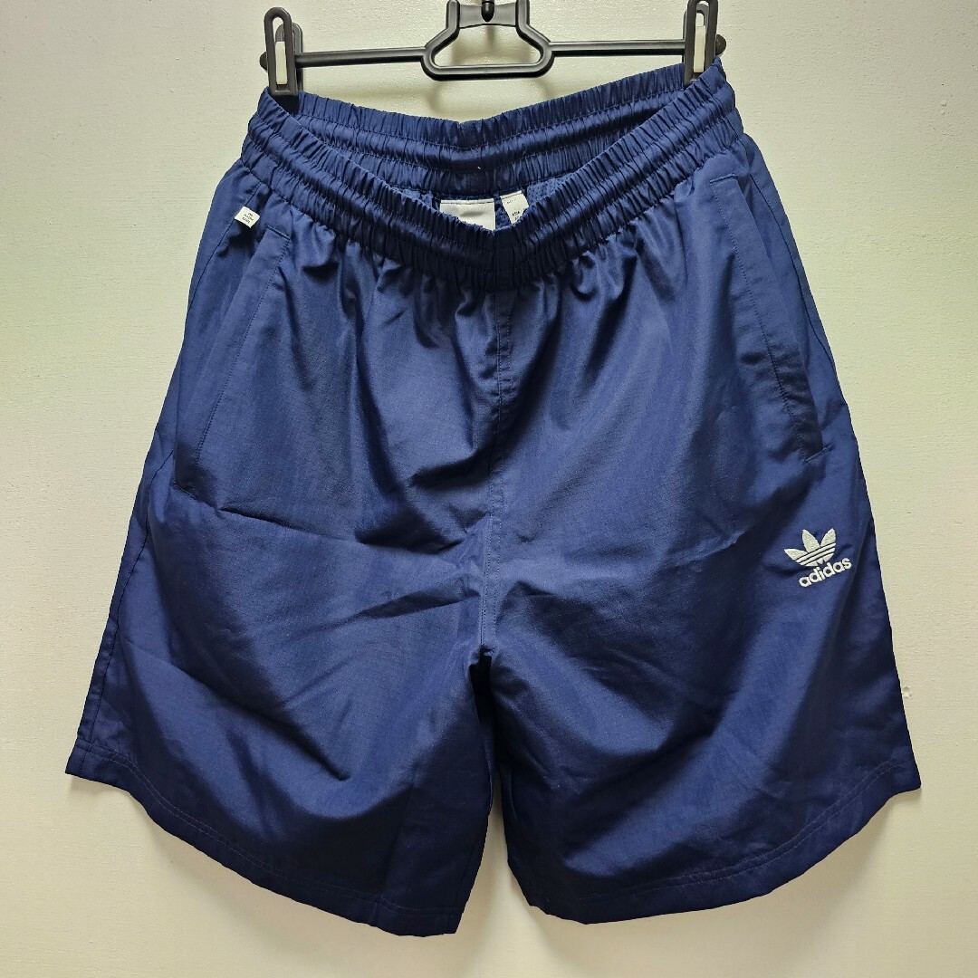 adidas(アディダス)のadidas  TRACE WOVEN SHORTS ショートパンツ XL メンズのパンツ(ショートパンツ)の商品写真