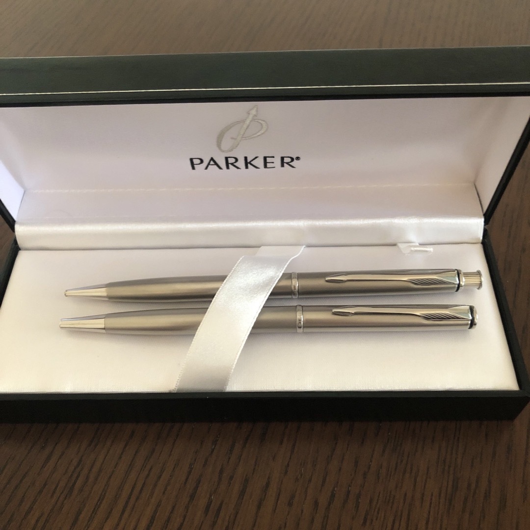 Parker(パーカー)のPARKER インシグニア サテンCT ボールペン シャープペンシル セット インテリア/住まい/日用品の文房具(ペン/マーカー)の商品写真