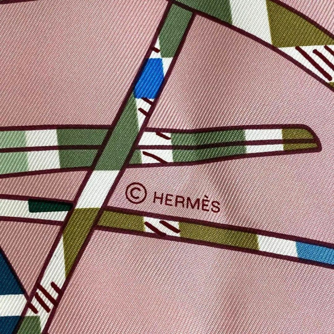 Hermes(エルメス)のエルメス カレ90 BALADE ECOSSAISE スカーフ シルク ピンク レディースのファッション小物(バンダナ/スカーフ)の商品写真