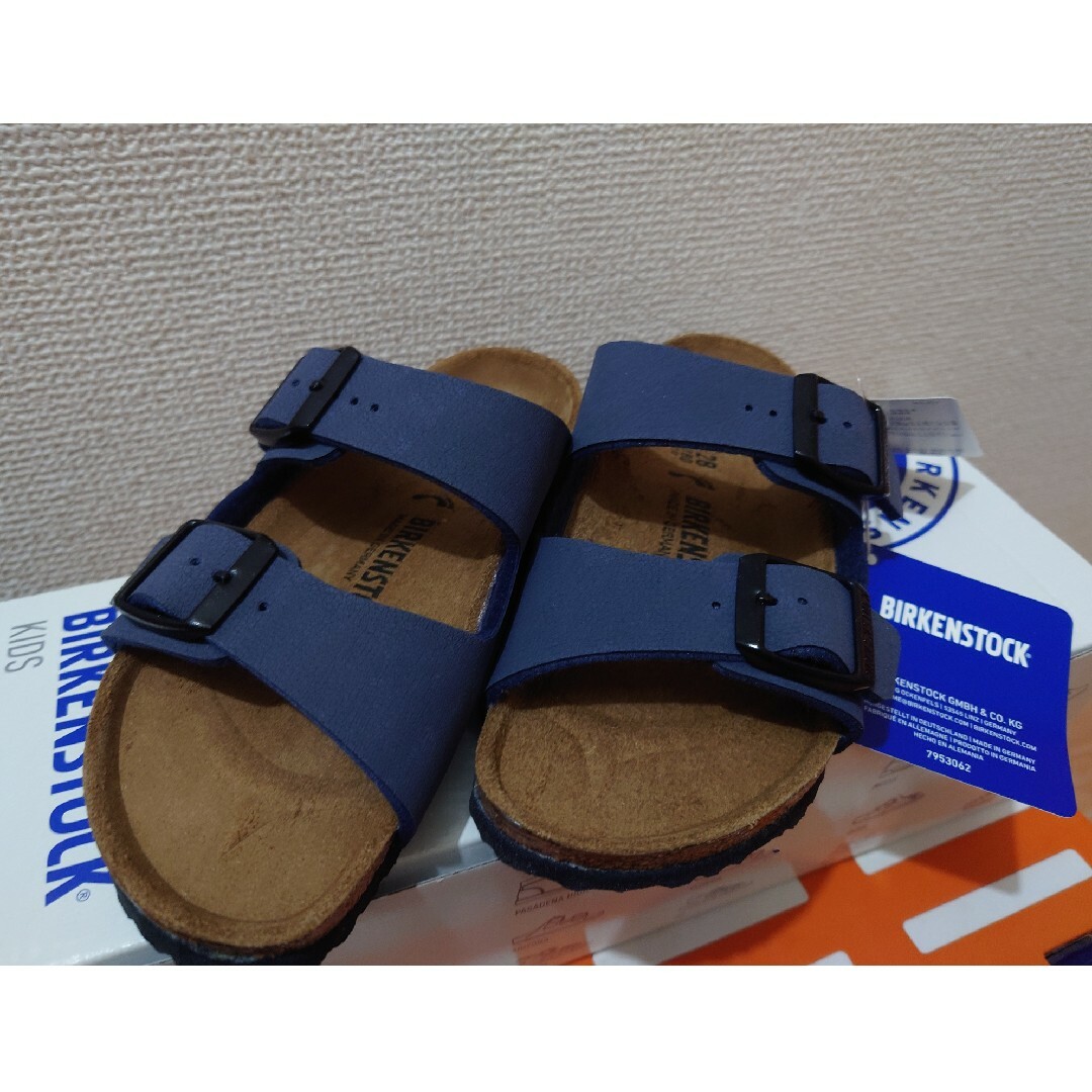 BIRKENSTOCK(ビルケンシュトック)のタグ付き新品＊ビルケンシュトック＊キッズアリゾナサイズ18cm キッズ/ベビー/マタニティのキッズ靴/シューズ(15cm~)(サンダル)の商品写真