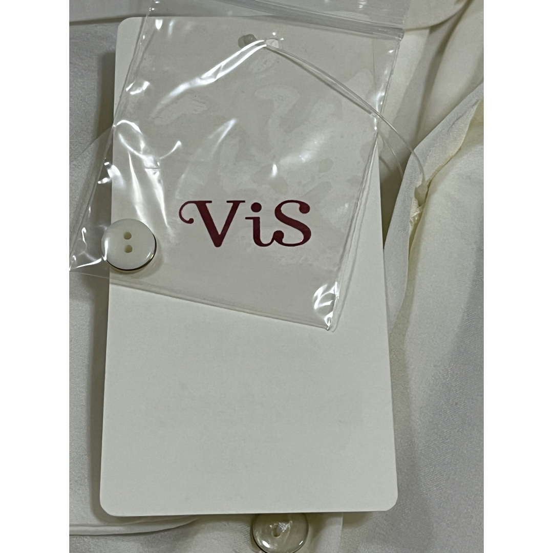 ViS(ヴィス)のVis リボンブラウス　ボウタイブラウス　Mサイズ　新品タグ付き　3800円＋税 レディースのトップス(シャツ/ブラウス(長袖/七分))の商品写真