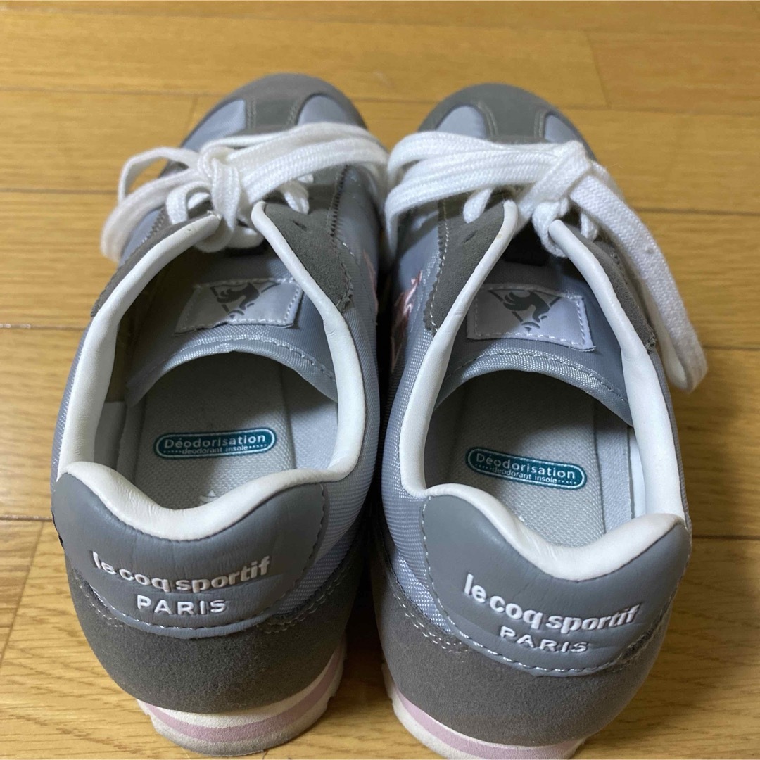 le coq sportif(ルコックスポルティフ)の【le coq sportif 】グレー✖️ピンクスニーカー　23センチ レディースの靴/シューズ(スニーカー)の商品写真