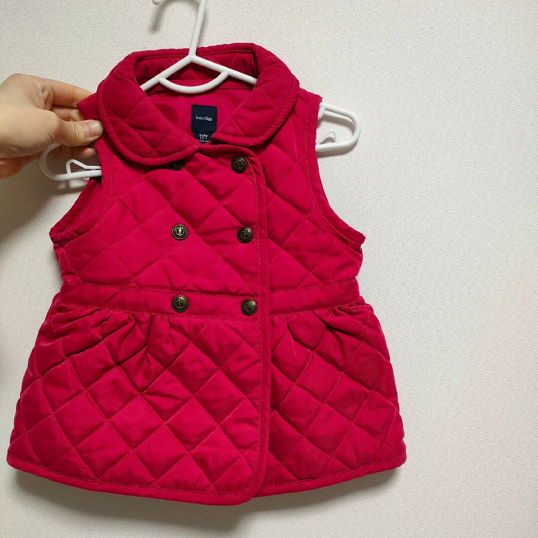 babyGAP(ベビーギャップ)のbaby GAP ベストダウン キッズ/ベビー/マタニティのベビー服(~85cm)(ジャケット/コート)の商品写真