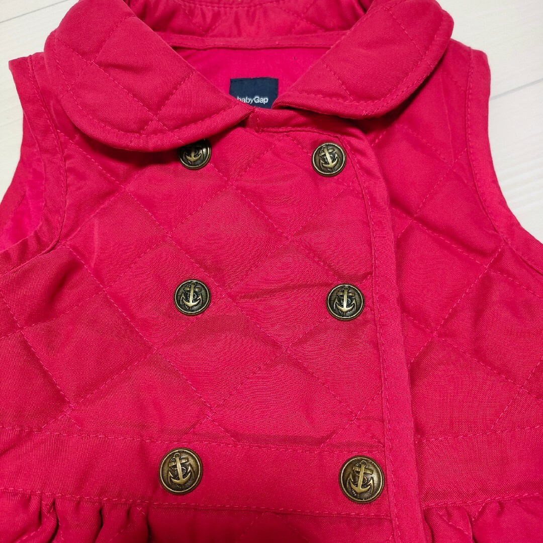 babyGAP(ベビーギャップ)のbaby GAP ベストダウン キッズ/ベビー/マタニティのベビー服(~85cm)(ジャケット/コート)の商品写真