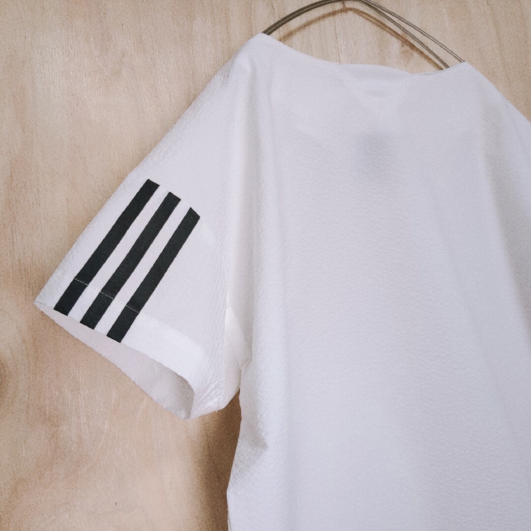 adidas(アディダス)のadidas　アディダス　Ｔシャツ　ポンチョ風　スリーライン　M メンズのトップス(Tシャツ/カットソー(半袖/袖なし))の商品写真