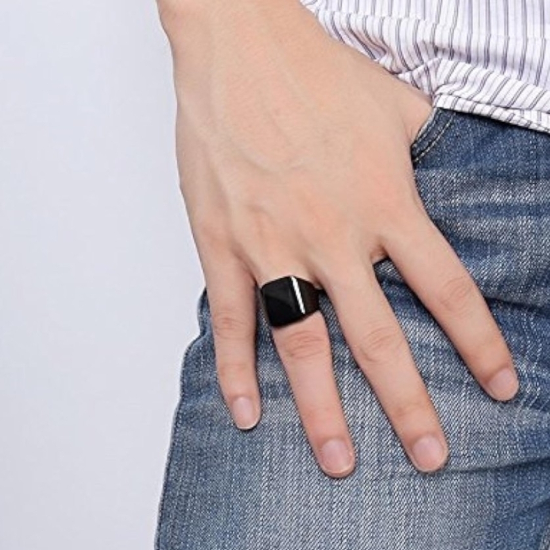 A208 リング ブラック 指輪 チタン ステンレス メンズ おしゃれ 18mm メンズのアクセサリー(リング(指輪))の商品写真