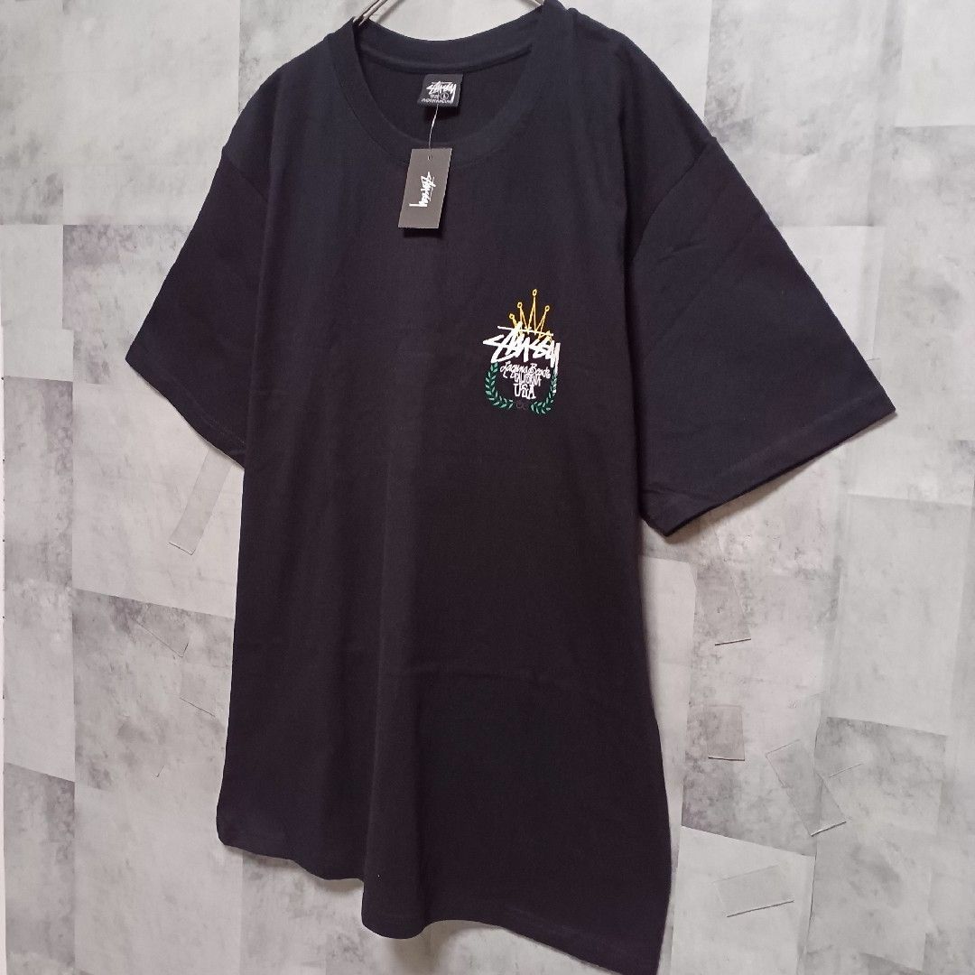 STUSSY(ステューシー)の✨新品✨ STUSSY ブラック【LB WREATH STUSSY TEE】L メンズのトップス(Tシャツ/カットソー(半袖/袖なし))の商品写真