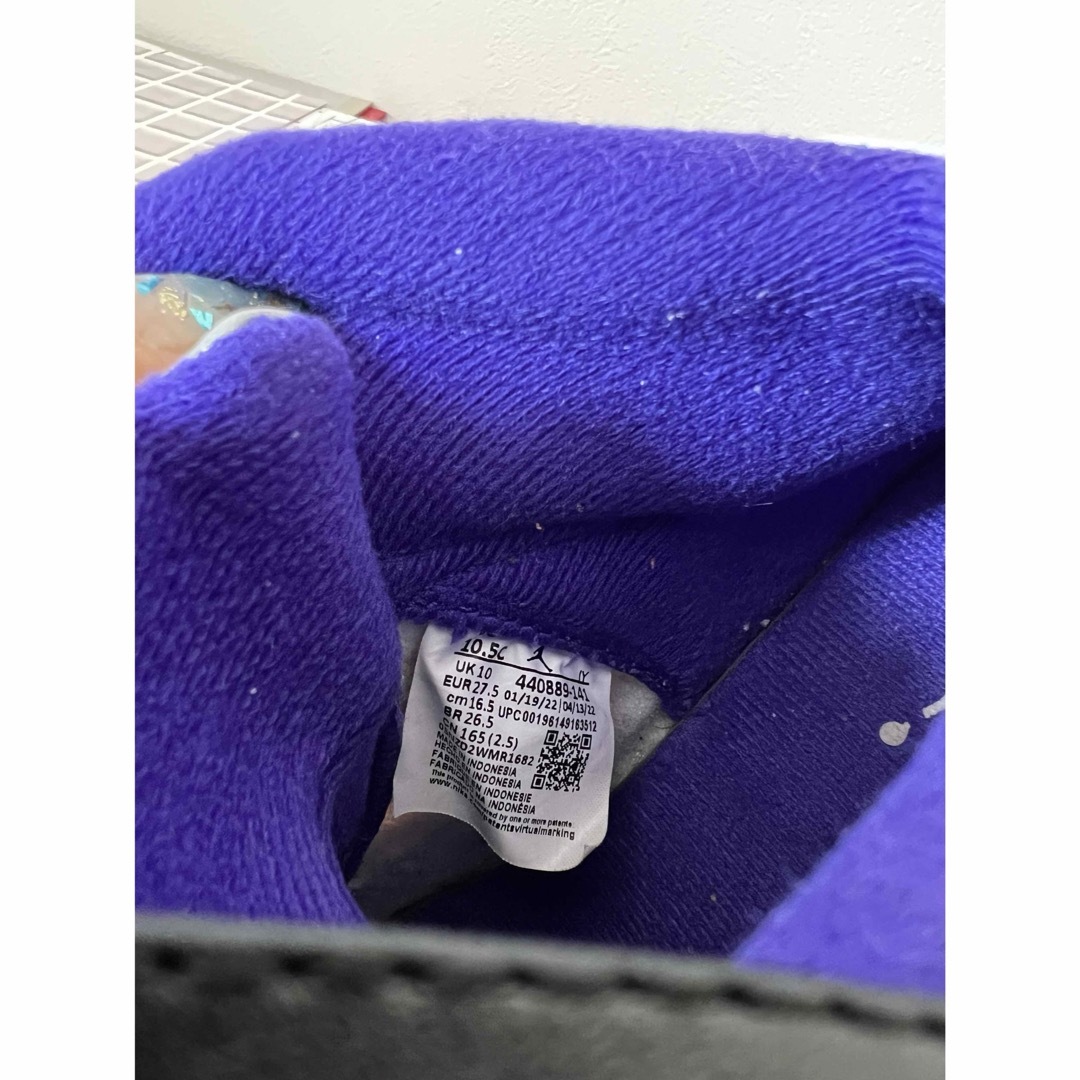 NIKE(ナイキ)のエアージョーダン5レトロ　16.5cm  NIKE スニーカー ナイキ 白　紫 キッズ/ベビー/マタニティのキッズ靴/シューズ(15cm~)(スニーカー)の商品写真