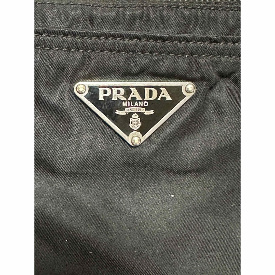 PRADA(プラダ)のPRADA三角プレートショルダーバッグプラダ三角プレートショルダーバッグ レディースのバッグ(ショルダーバッグ)の商品写真