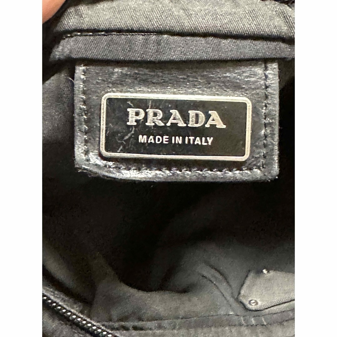 PRADA(プラダ)のPRADA三角プレートショルダーバッグプラダ三角プレートショルダーバッグ レディースのバッグ(ショルダーバッグ)の商品写真