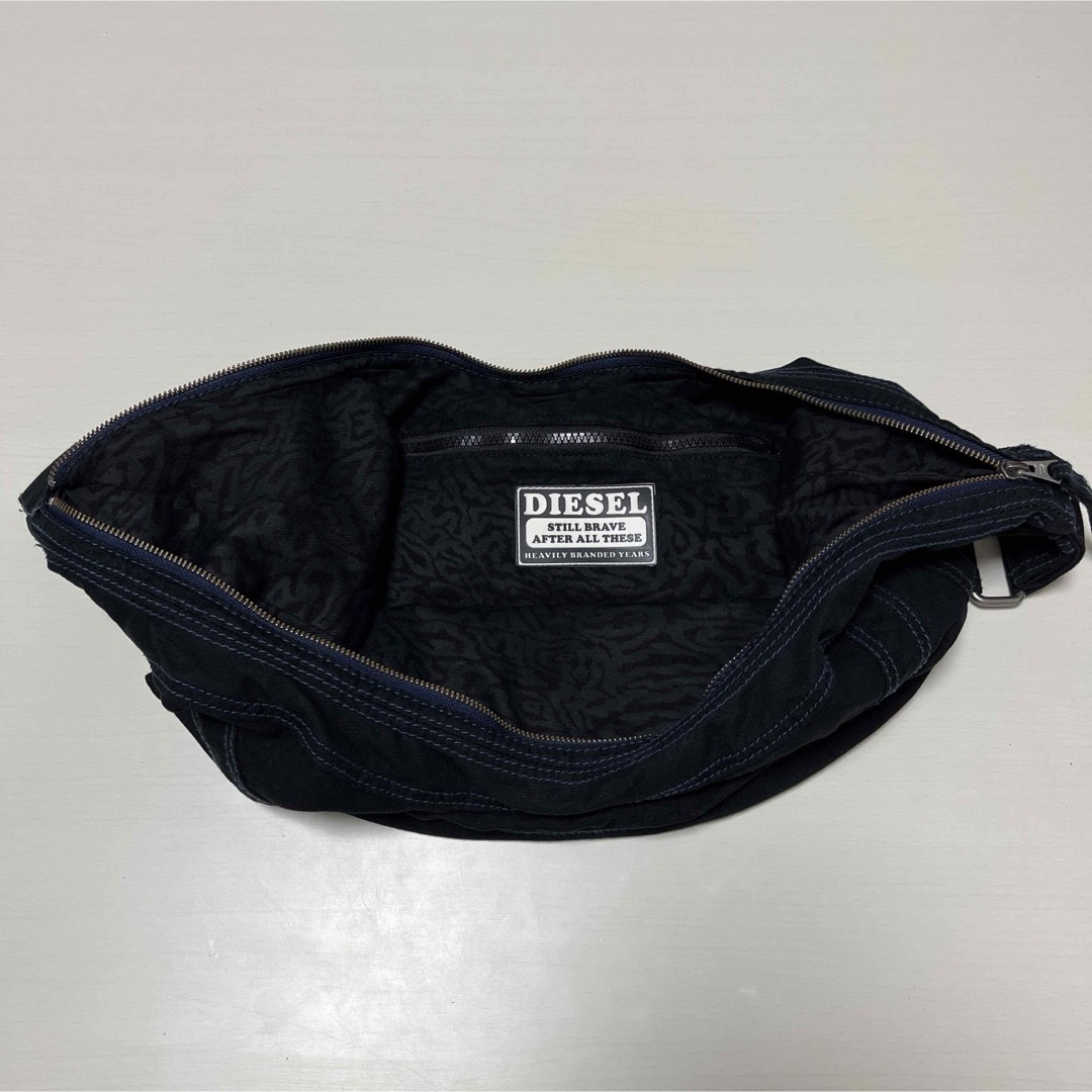DIESEL(ディーゼル)のDIESEL archive 00s ショルダーバッグ Y2K ブラック ブルー メンズのバッグ(ショルダーバッグ)の商品写真
