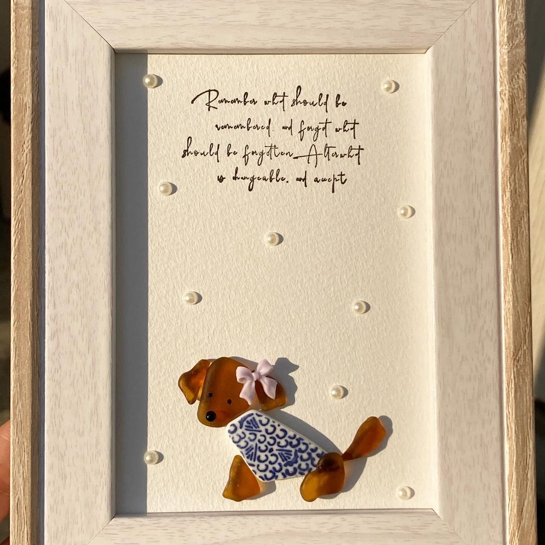シーグラスアート　おすわりダックスフンド　犬 ペット プレゼント ハンドメイドのインテリア/家具(アート/写真)の商品写真