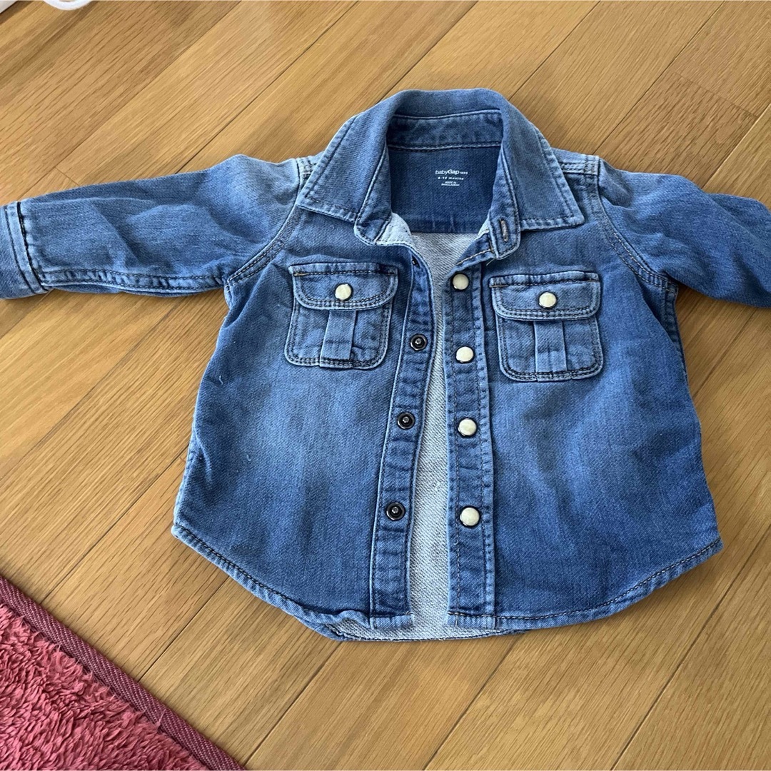 babyGAP(ベビーギャップ)のbaby Gap デニムシャツ　70 キッズ/ベビー/マタニティのベビー服(~85cm)(シャツ/カットソー)の商品写真