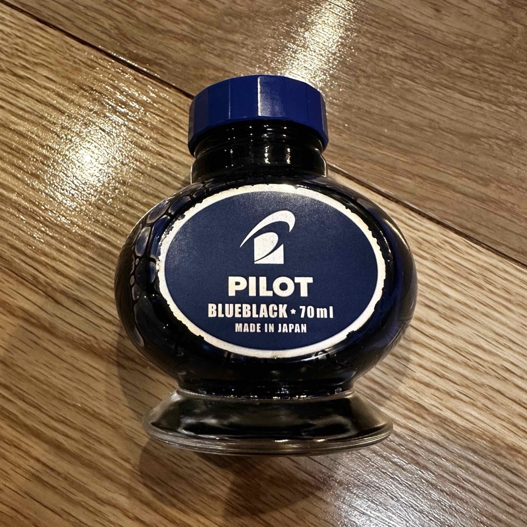 PILOT(パイロット)のPILOT　ブルーブラック ボトルインク 70ml インテリア/住まい/日用品の文房具(ペン/マーカー)の商品写真