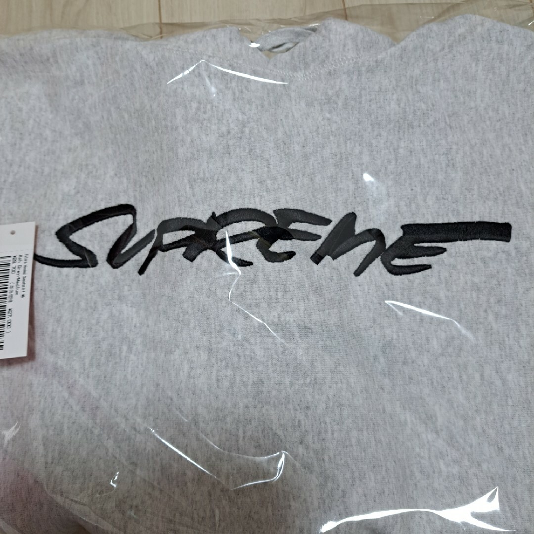 Supreme(シュプリーム)のSupreme　Futura hooded sweatshirt メンズのトップス(パーカー)の商品写真