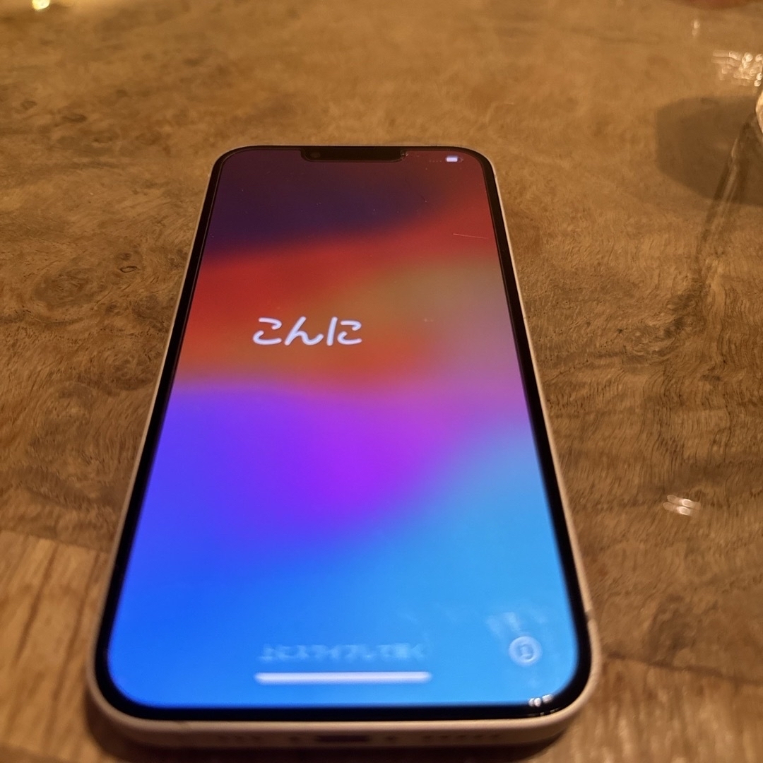 iPhone(アイフォーン)のiPhone 13 128GB スターライト スマホ/家電/カメラのスマートフォン/携帯電話(スマートフォン本体)の商品写真